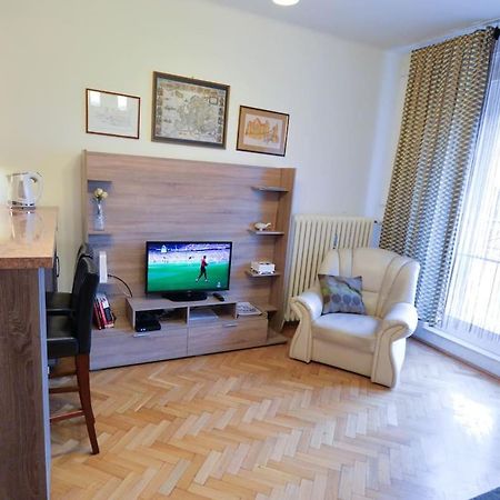 City Center Apartment Дебрецен Екстериор снимка