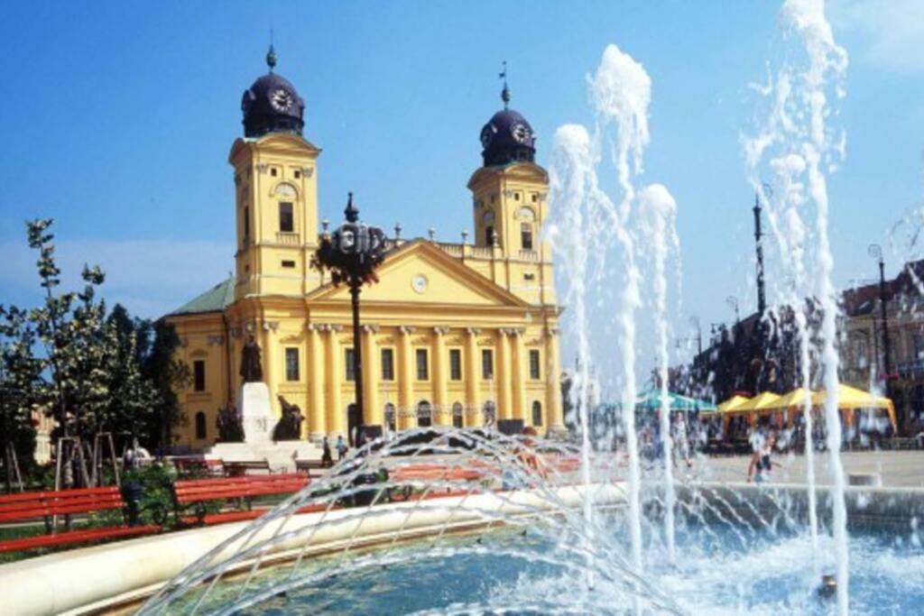 City Center Apartment Дебрецен Екстериор снимка